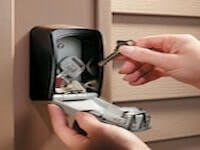 Le boîte à clés sécurisée : accès facile à votre domicile